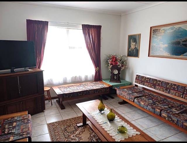 3 BEDROOM HOUSE FOR SALE IN FRAAIUITSIG